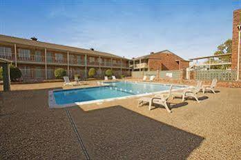 Americas Best Value Inn And Suites North Farmers Branch Exterior foto
