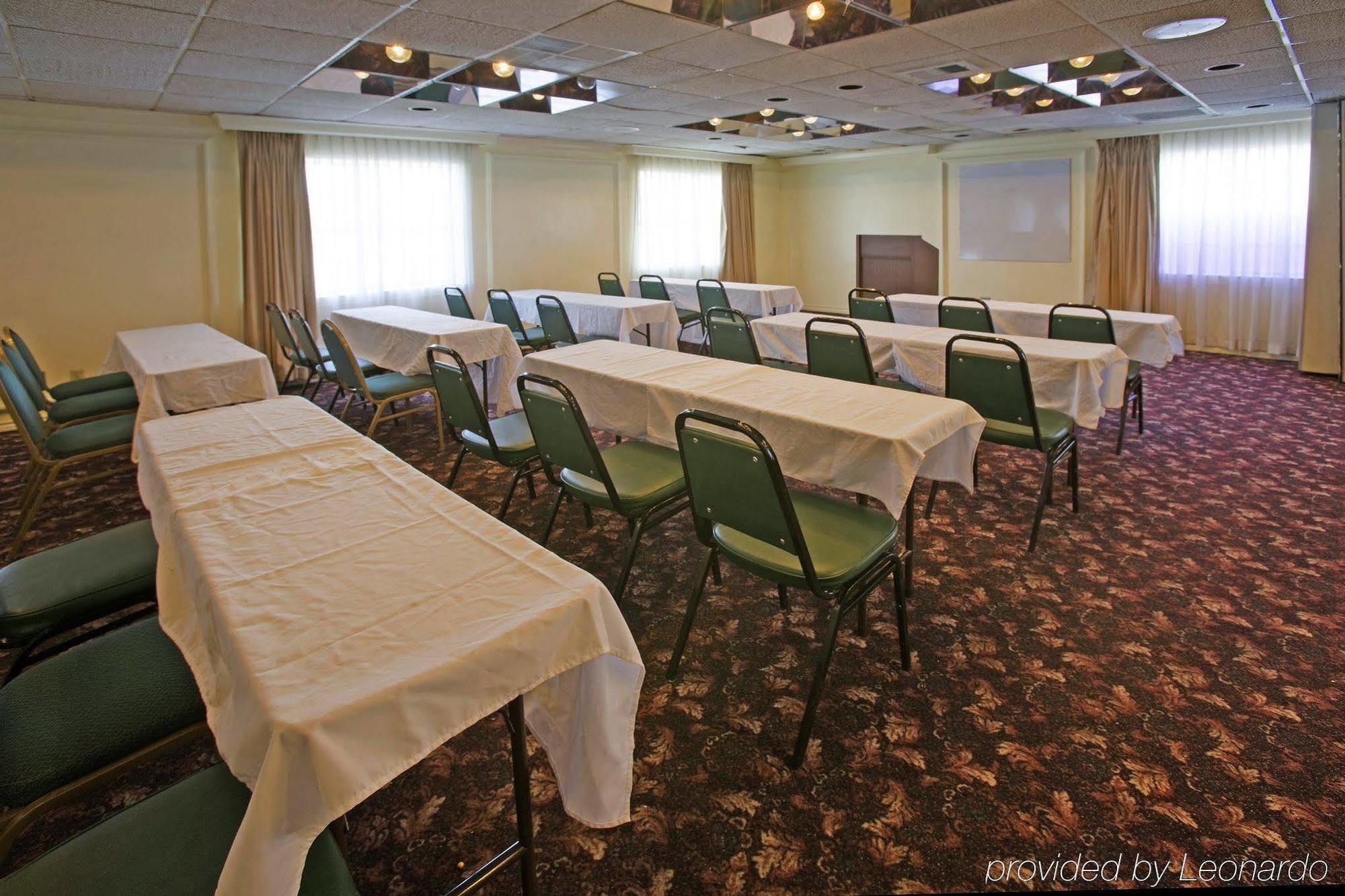 Americas Best Value Inn And Suites North Farmers Branch Instalações foto